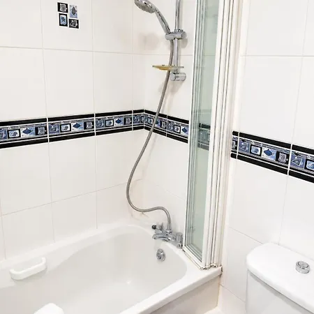 Stylish 2br Wiz Free Parking Near Castleknock Vakantiehuis *